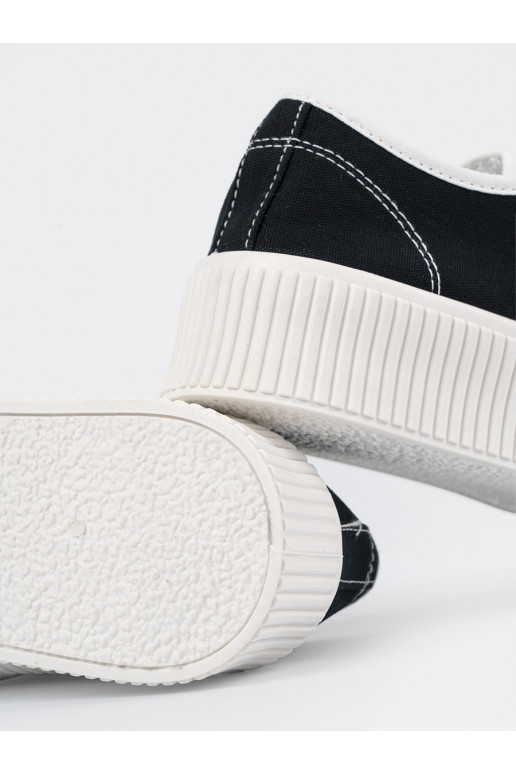 Mustad spordistiilis kingad  