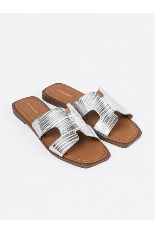 Hõbedat värvi plätud  Hõbedat värvi plätud