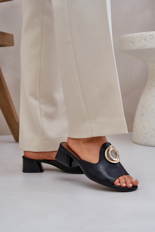 Elegantsed naiste plätud Sellel... Elegantsed naiste plätud Sellel...