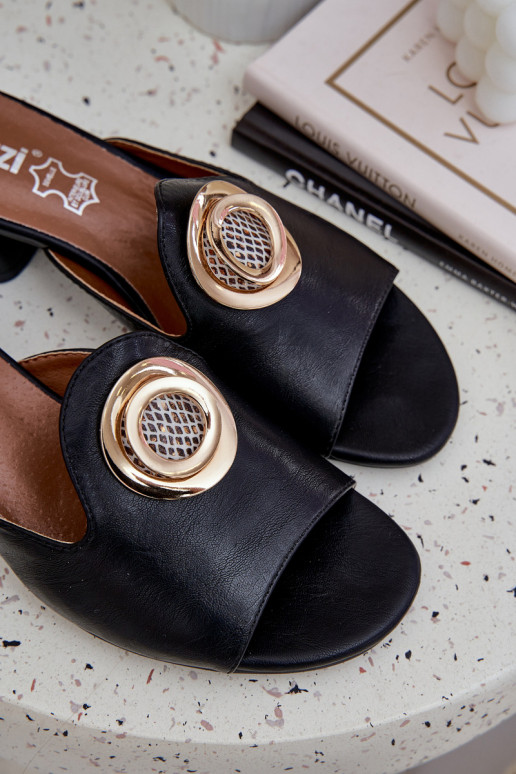 Elegantsed naiste plätud Sellel... Elegantsed naiste plätud Sellel...