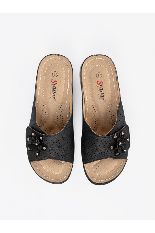 Must plätud  z ozdobnym em