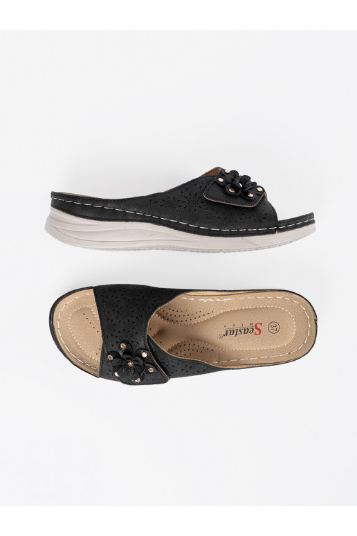 Must plätud  z ozdobnym em