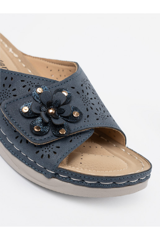 tumesinist värvi plätud  z ozdobnym em