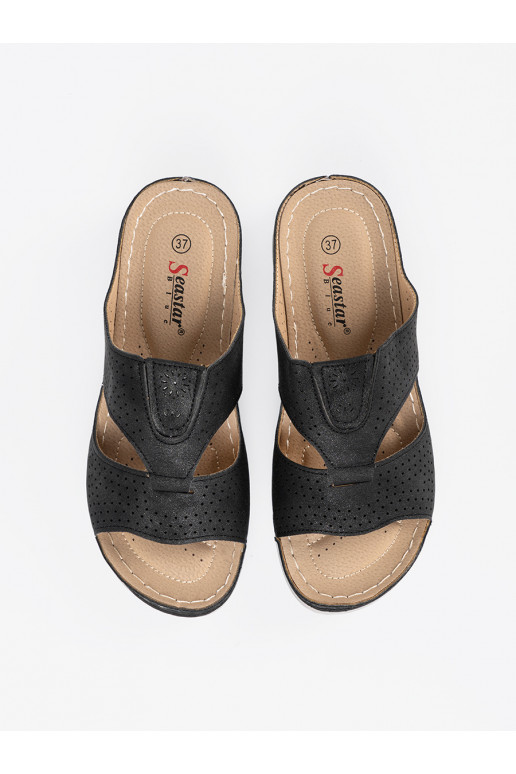 Must  plätud z wycięciami