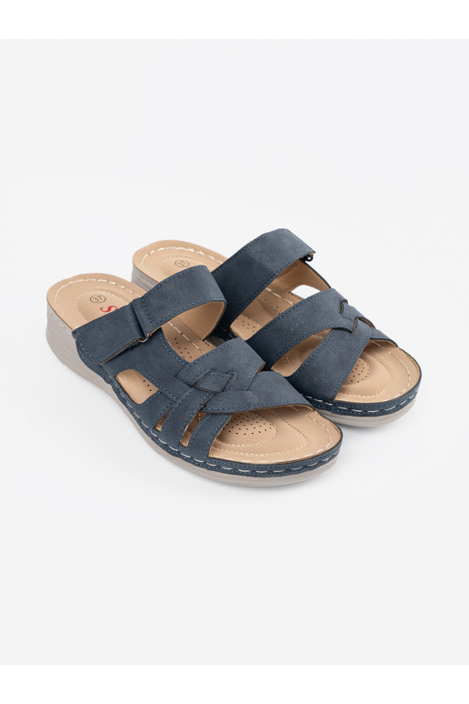 Sinist värvi plätud  z ozdobnym em