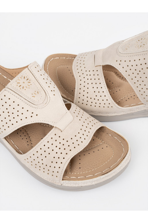 Elevandiluu värvi  plätud z wycięciami