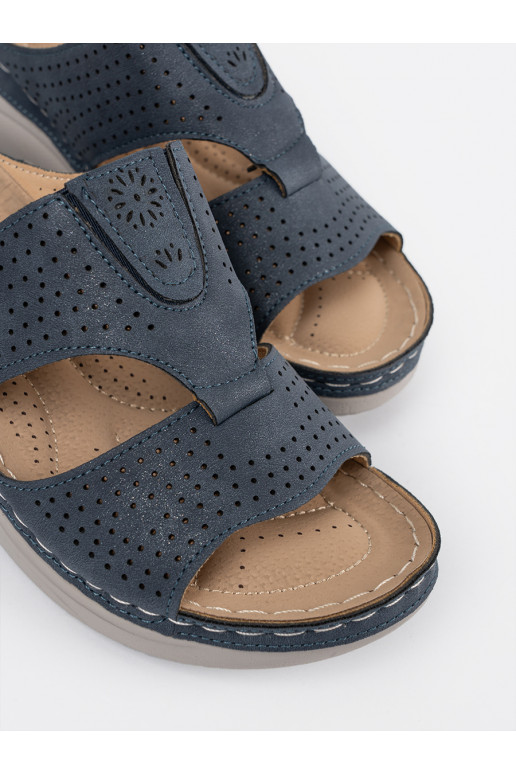 Sinist värvi  plätud z wycięciami