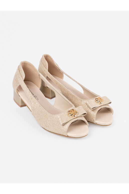 Kuldset värvi kingad 