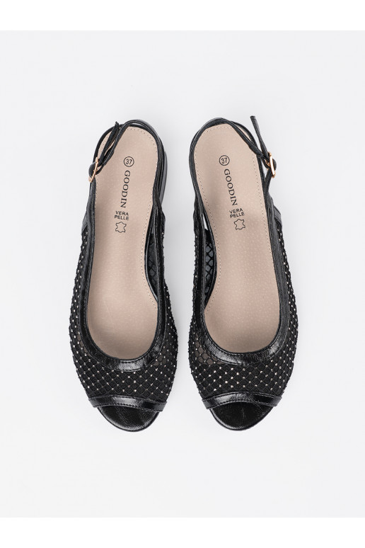 Must kingad z ozdobną siateczką