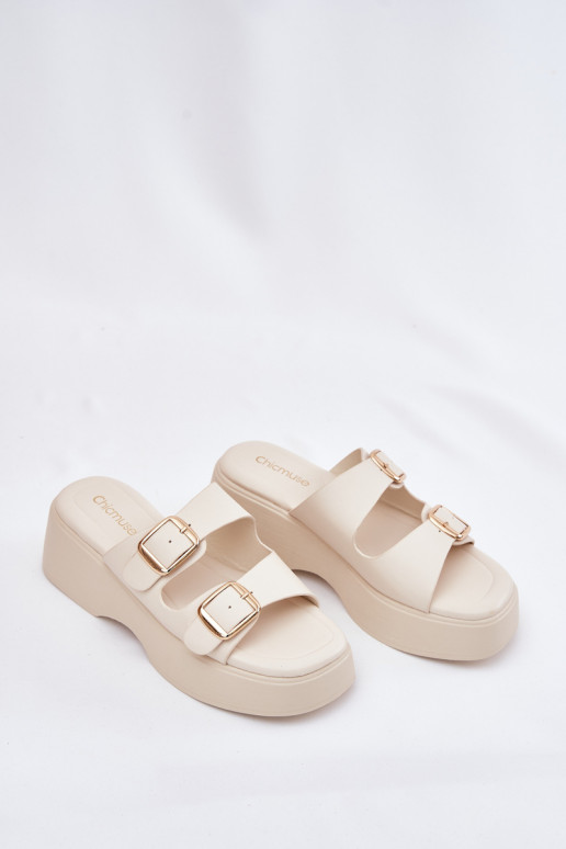 naiste plätud   neetide ja pandlaga Elevandiluu värvi Nitarelia