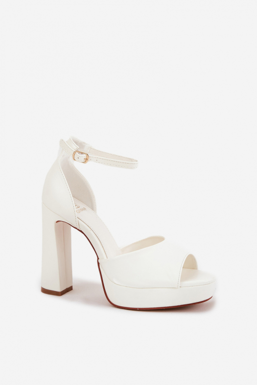 Naiste kõrge kontsaga sandaalid... Naiste kõrge kontsaga sandaalid...