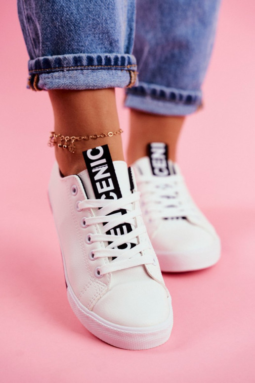 Klassikalised spordijalatsid Must Ville Klassikalised spordijalatsid Must Ville