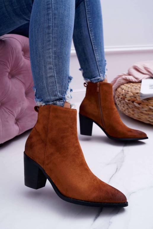 Naiste poolsaapad kõrge jämeda... Naiste poolsaapad kõrge jämeda...