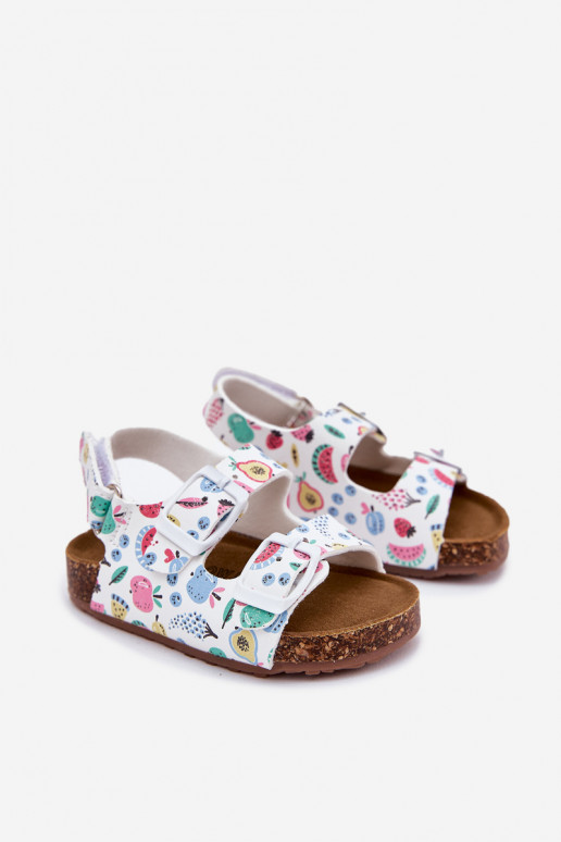 Laste sandaalid  neetide ja pandlaga Owoce valget värvi Thessa Laste sandaalid  neetide ja pandlaga Owoce valget värvi Thessa