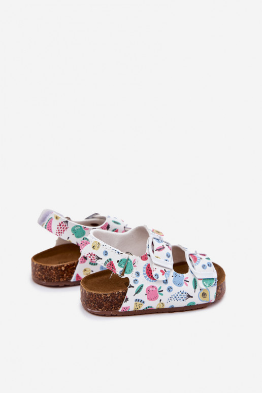 Laste sandaalid  neetide ja pandlaga Owoce valget värvi Thessa Laste sandaalid  neetide ja pandlaga Owoce valget värvi Thessa