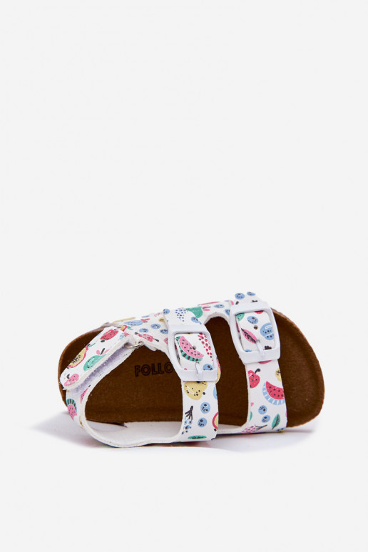 Laste sandaalid  neetide ja pandlaga Owoce valget värvi Thessa Laste sandaalid  neetide ja pandlaga Owoce valget värvi Thessa