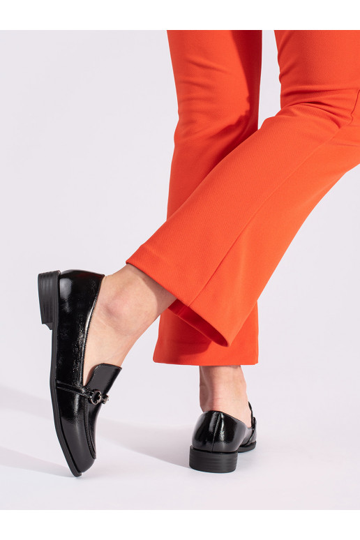 Must  naiste mokassiinid 