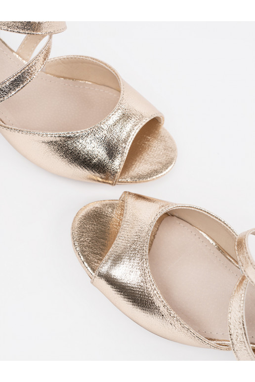 Kuldset värvi kingad  Kuldset värvi kingad