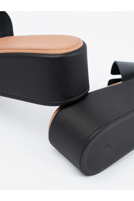 Naiste sussid platvormiga Mustad