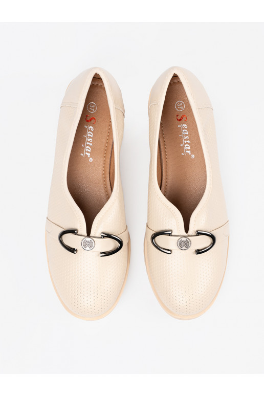 jalatsid  z ozdobną sprzączka