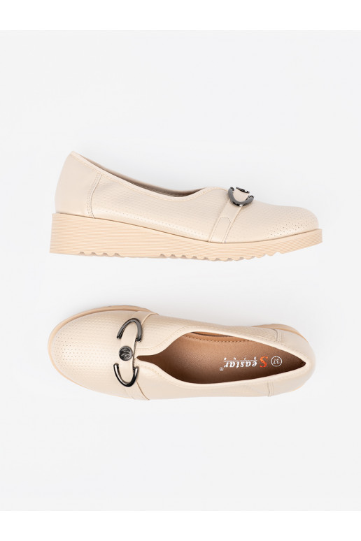 jalatsid  z ozdobną sprzączka