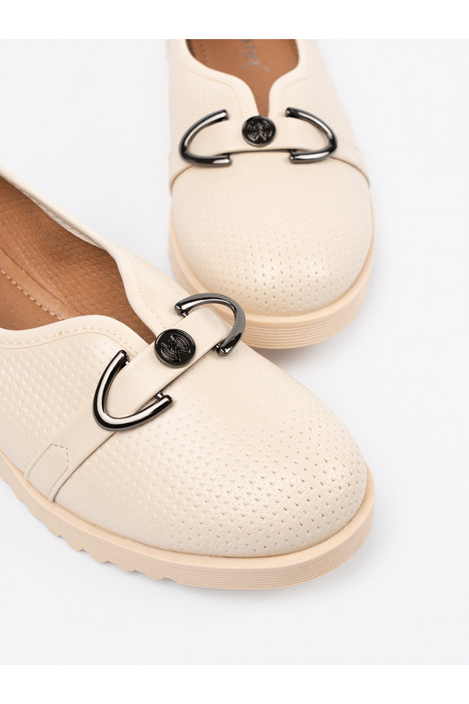 jalatsid  z ozdobną sprzączka