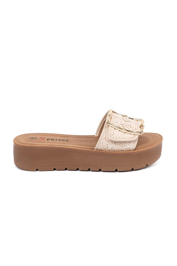 Sussid zdobione złotą klamrą