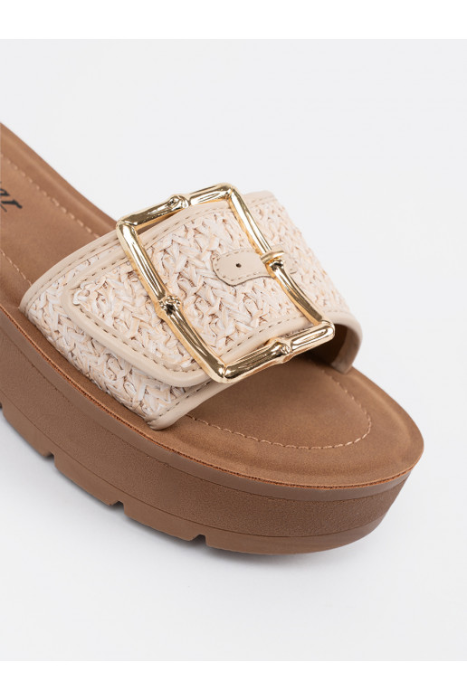 Sussid zdobione złotą klamrą