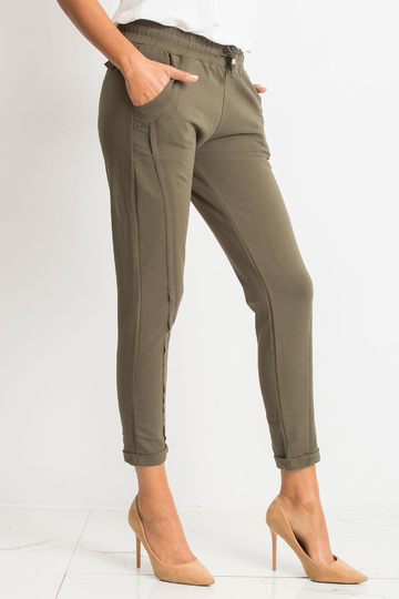 Khakivärvi püksid... 2