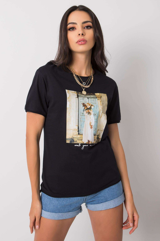 Must Benthe trükiga T-särk