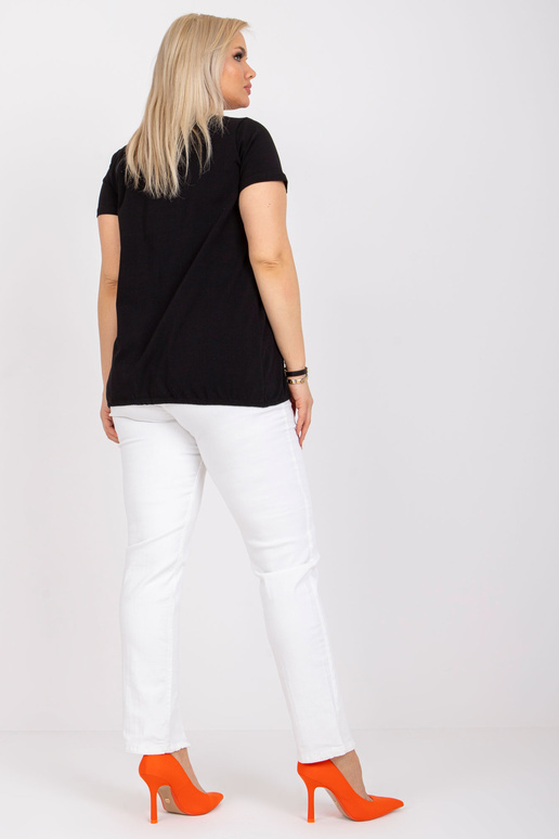 Must pluss suuruses ümara kaelusega... Must pluss suuruses ümara kaelusega...