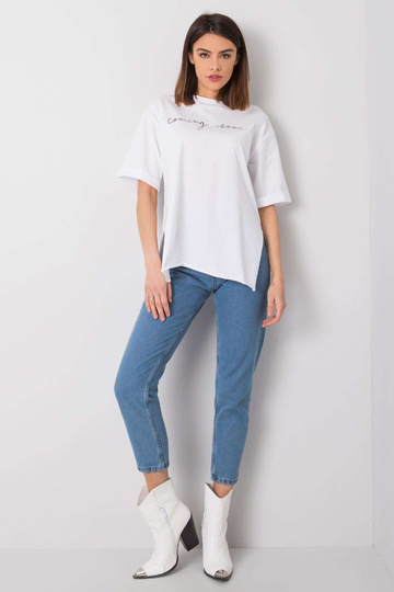 Valge t-särk kirjaga Riley...