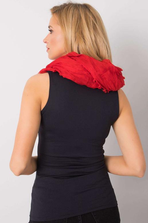 Punane narmastega sall