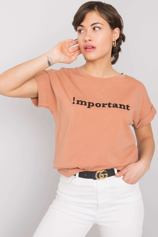 Kaameli t-särk kirjaga Saniyah