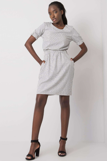 Bellatrixi valgeruuduline...