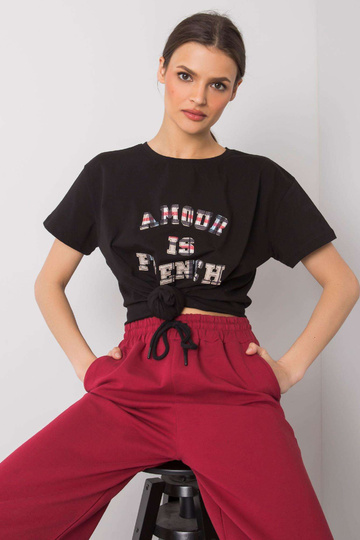 Must t-särk Elani kirjaga