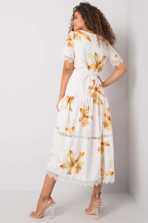 Valge kleit Jaina vööga