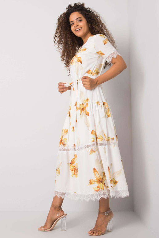 Valge kleit Jaina vööga