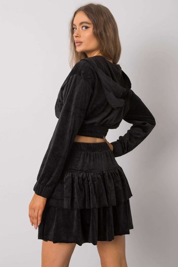 Must veluurkomplekt...