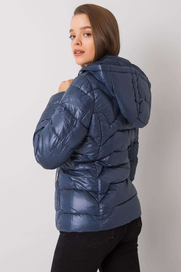 Ashlyni tumesinine tepitud...