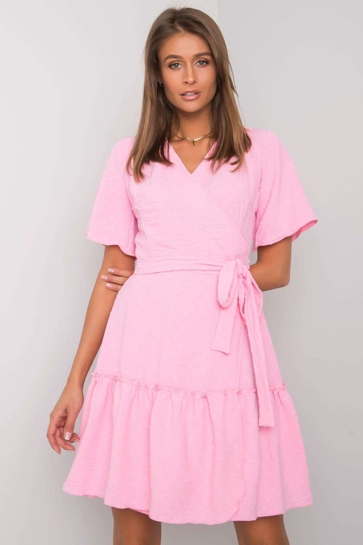 Lachelle'i roosa volangidega kleit