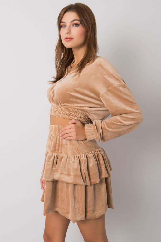 Tumebeež veluurkomplekt seelikuga Letta