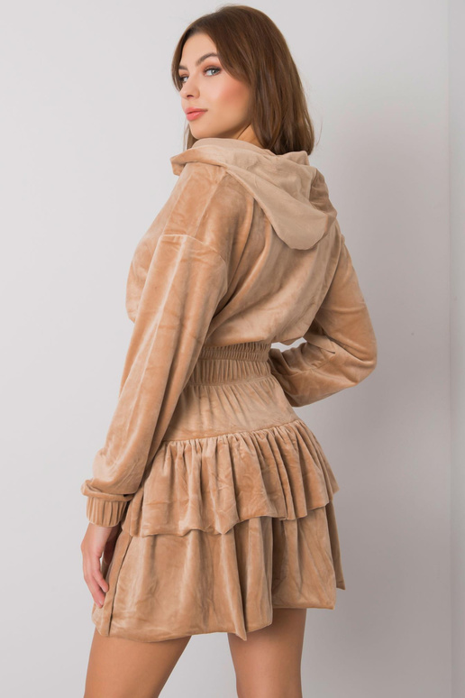 Tumebeež veluurkomplekt seelikuga Letta