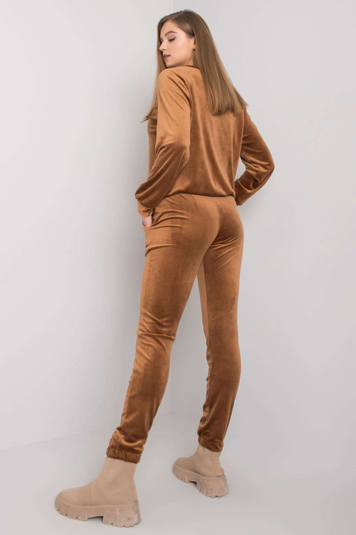 Kimberly helepruunist veluurist... Kimberly helepruunist veluurist...