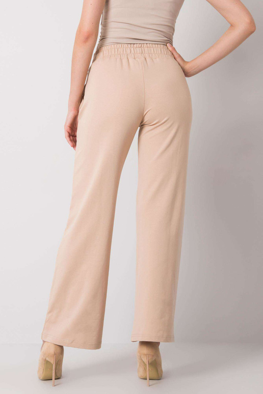 Dennise Beežid sirge säärega... Dennise Beežid sirge säärega...