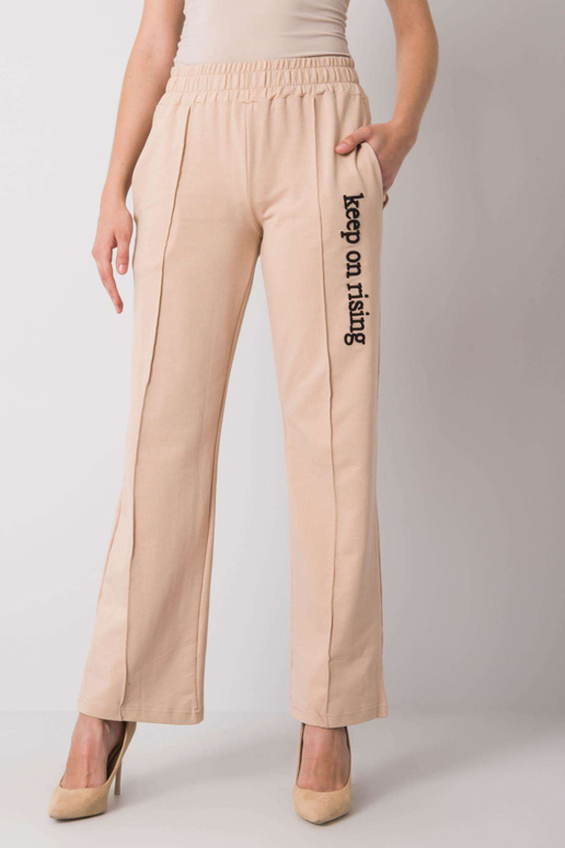 Dennise Beežid sirge säärega... Dennise Beežid sirge säärega...