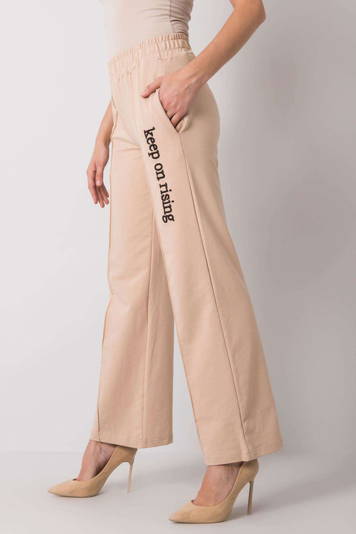 Dennise Beežid sirge säärega... Dennise Beežid sirge säärega...