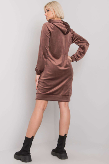 Pruun veluurkleit...