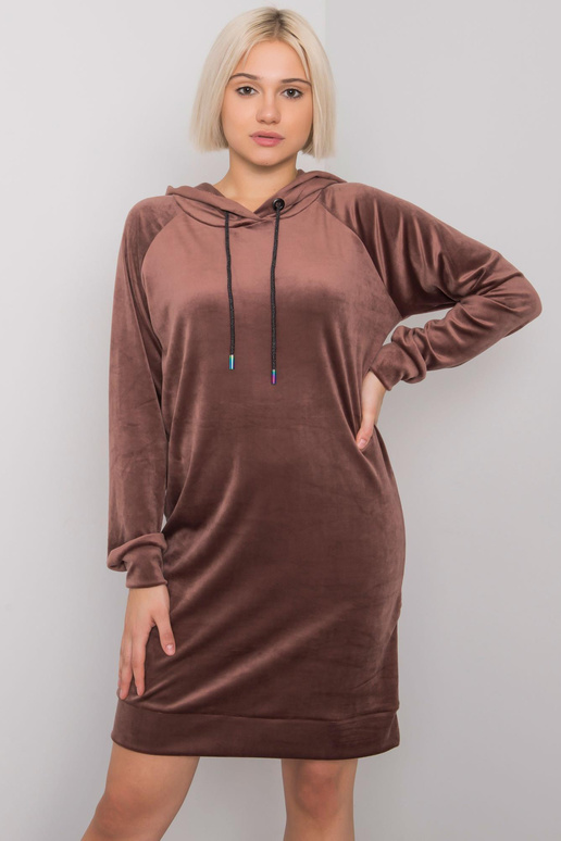 Pruun veluurkleit kapuutsiga Messina