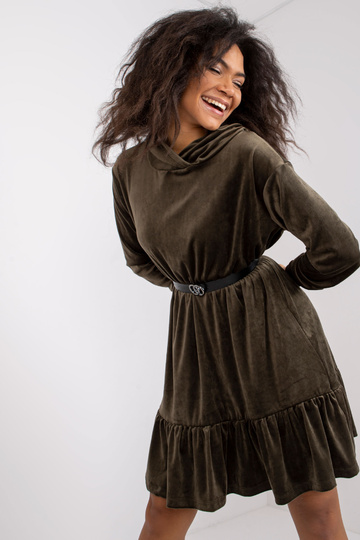 Khakivärvi veluurkleit... 2